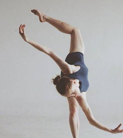 简单易学又能减肥的热门舞蹈,最简单的减肥舞蹈一学就会