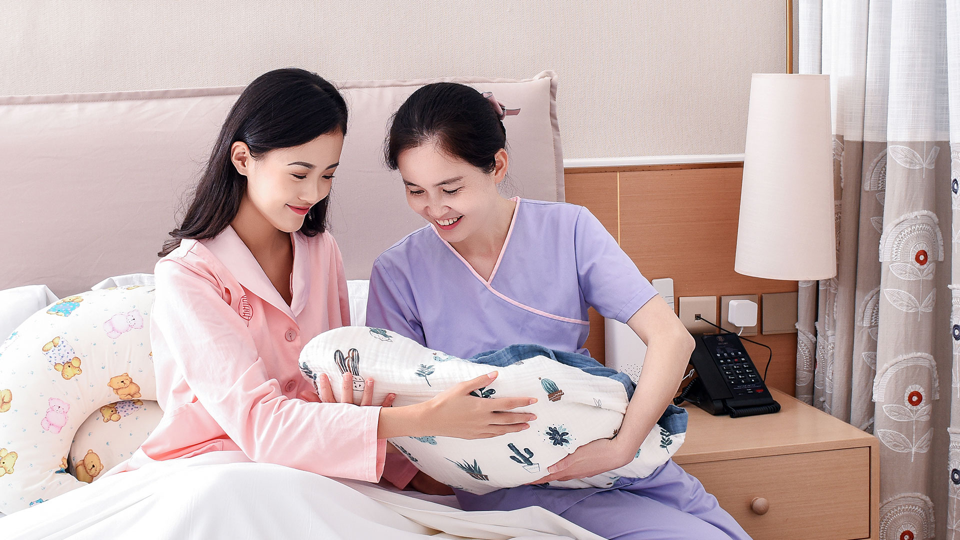 如何判断自己适不适合做月嫂,48岁更年期了适合做月嫂吗