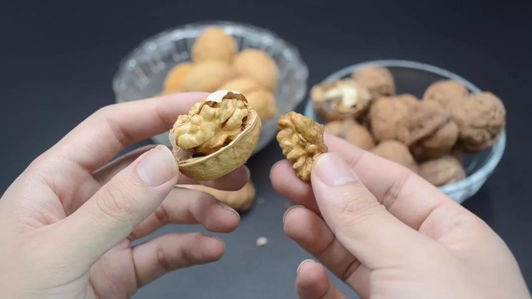 核桃怎么挑是最好的,怎么挑选核桃又香又好吃