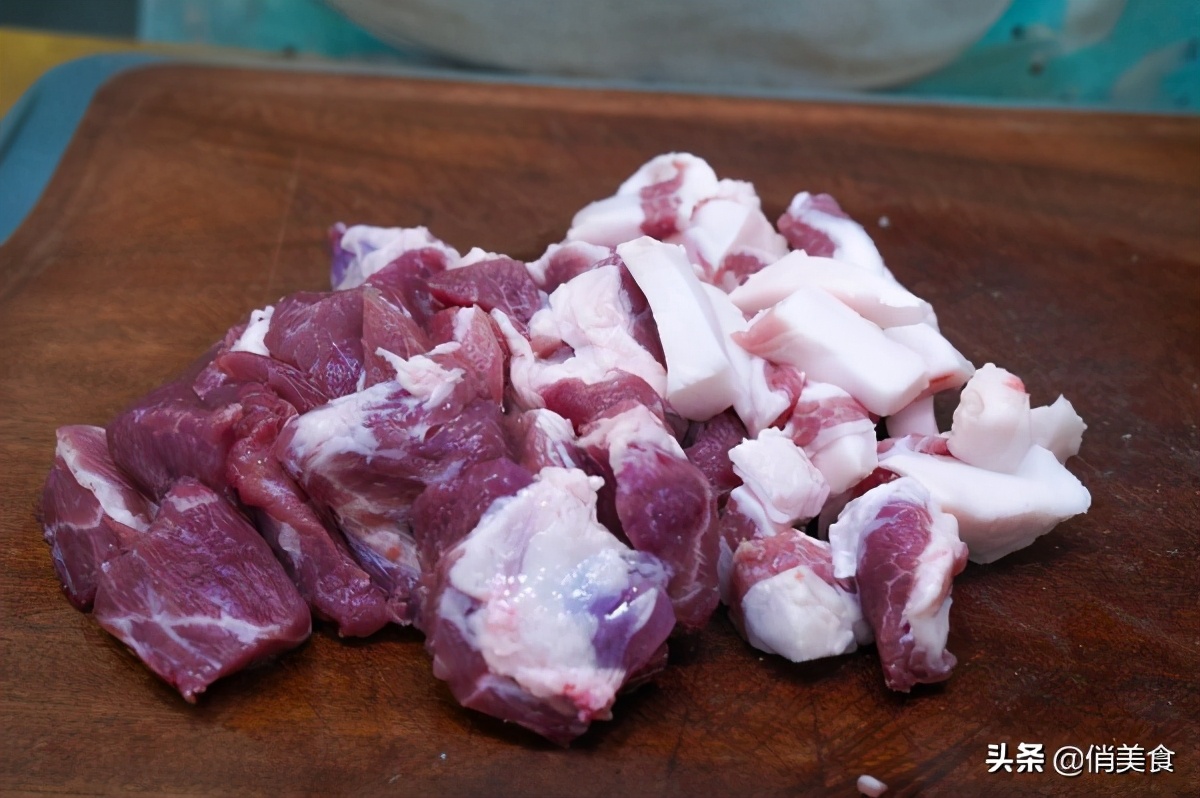 调饺子馅牢记三放三不放,过年饺子馅这样做鲜嫩多汁还不腻