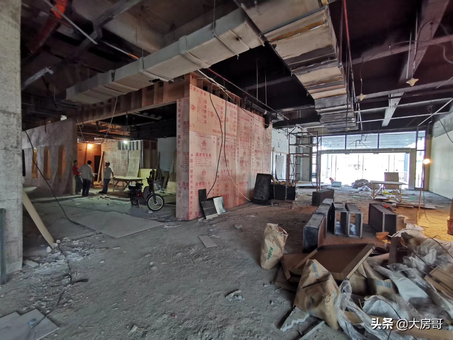 商铺管理费缴纳100万,300万的前期投入,超7000万的总回报