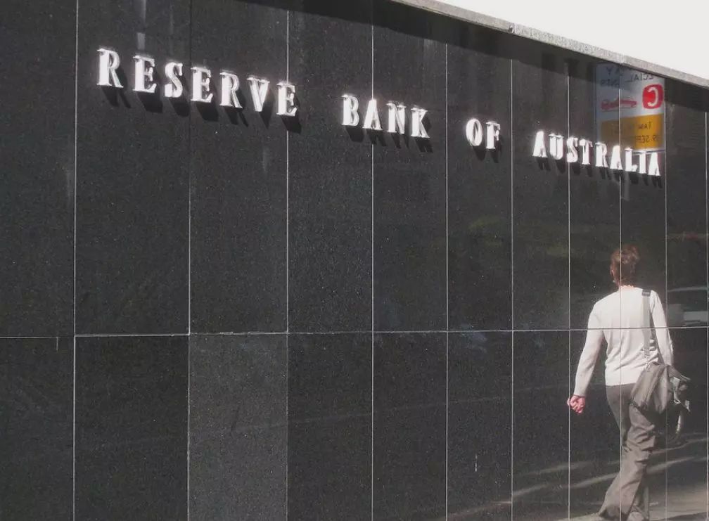 澳元汇率大跌值得购汇吗,澳元汇率暴跌原因