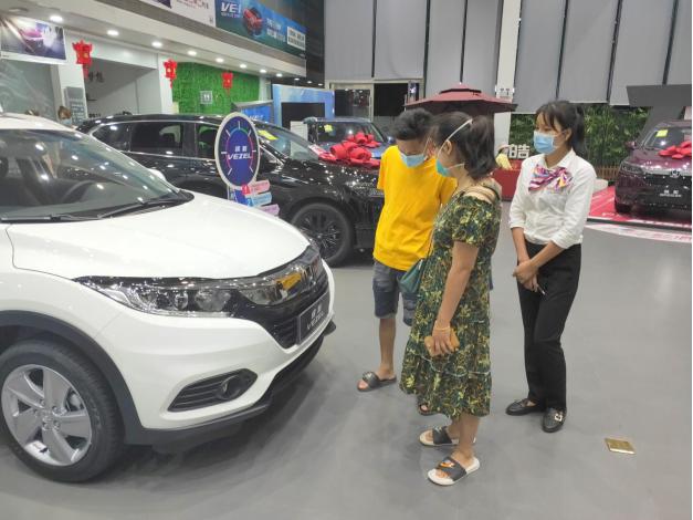 因为有“你”，这个世界才更加温暖，海南白衣天使购车节正在行动