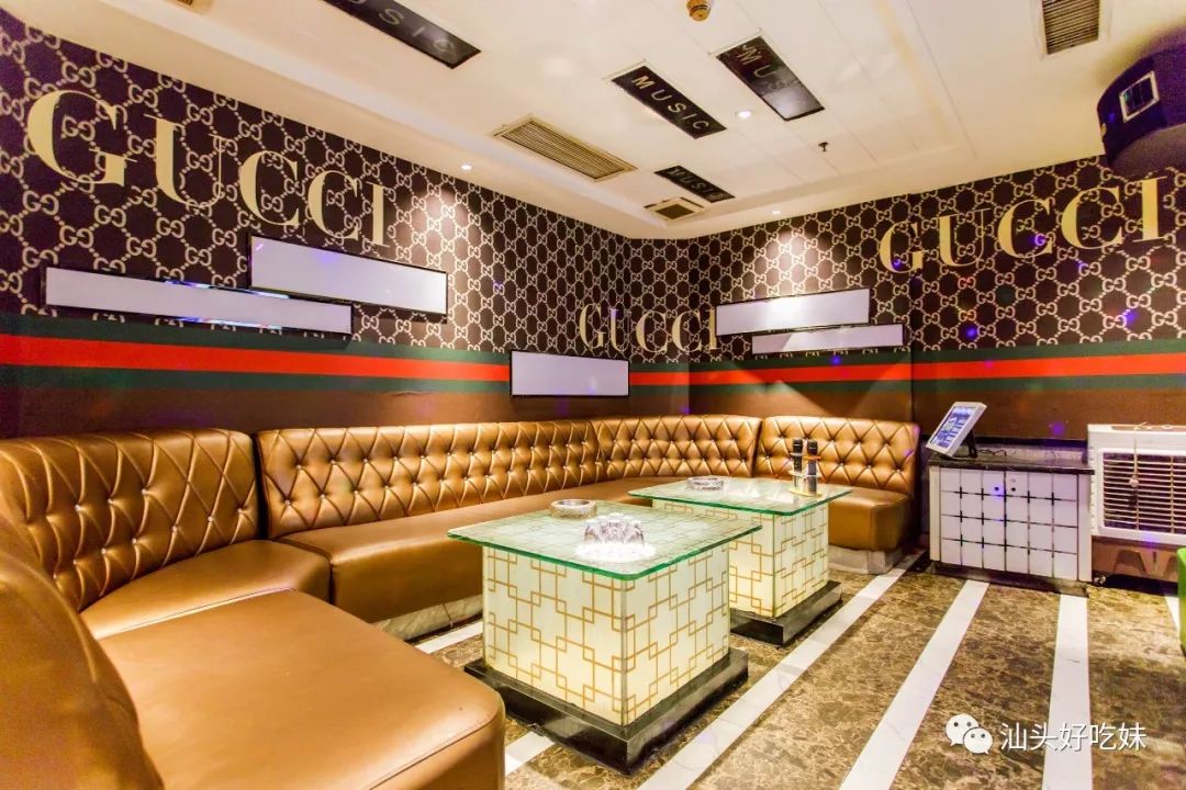 shou家自带食材的火锅店，开在KTV里，人均10+元