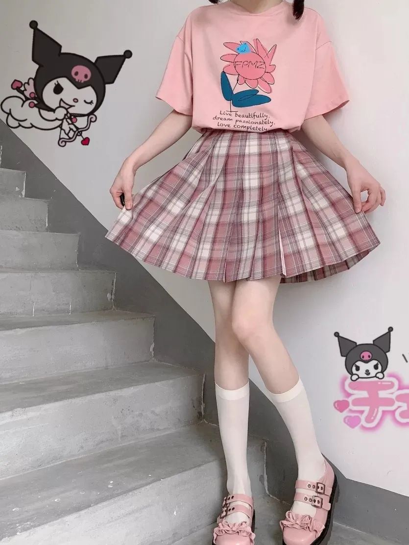 关于jk制服上街路人的看法,jk制服穿的不合适会被喷吗