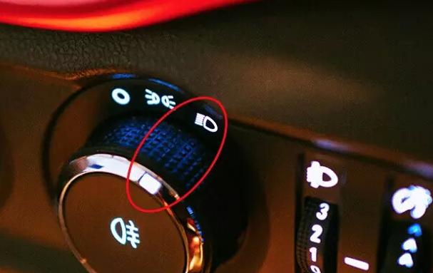 车内氛围灯不影响驾驶吗,车上的警示灯都有哪些