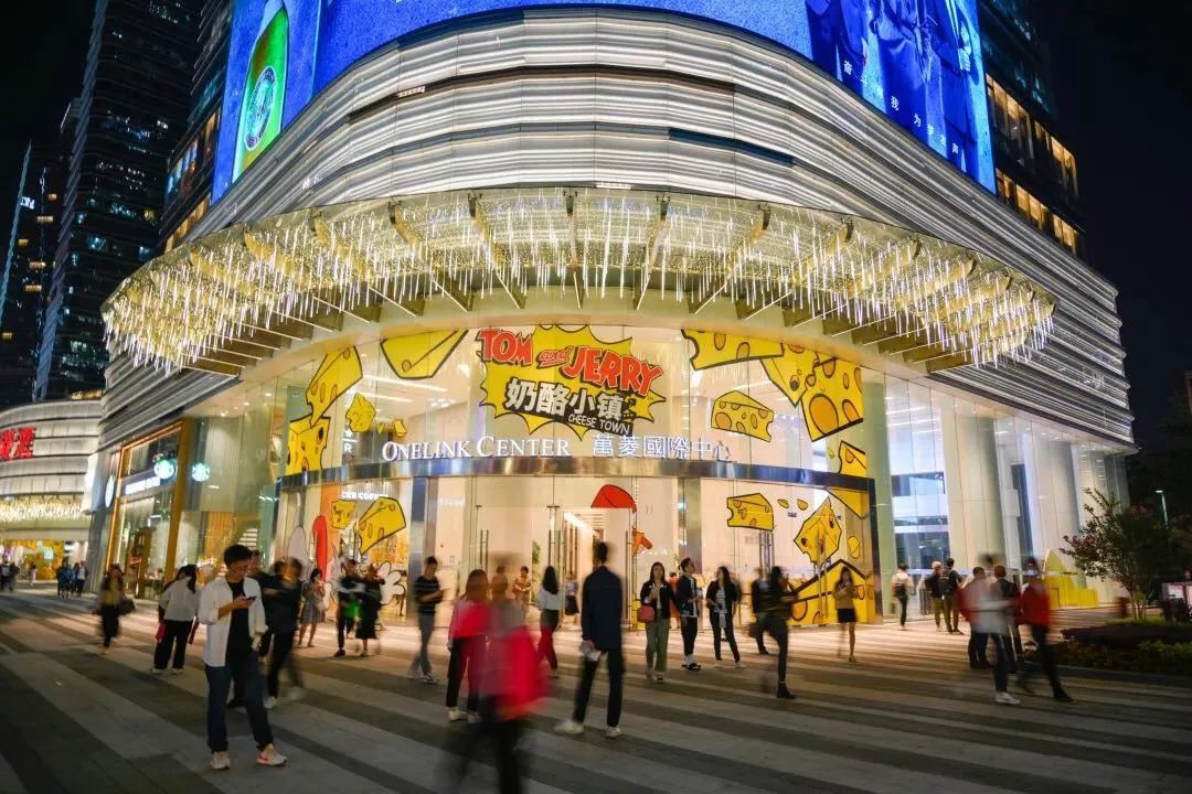 美已经不够了，今年的圣诞美陈必须“玩”起来