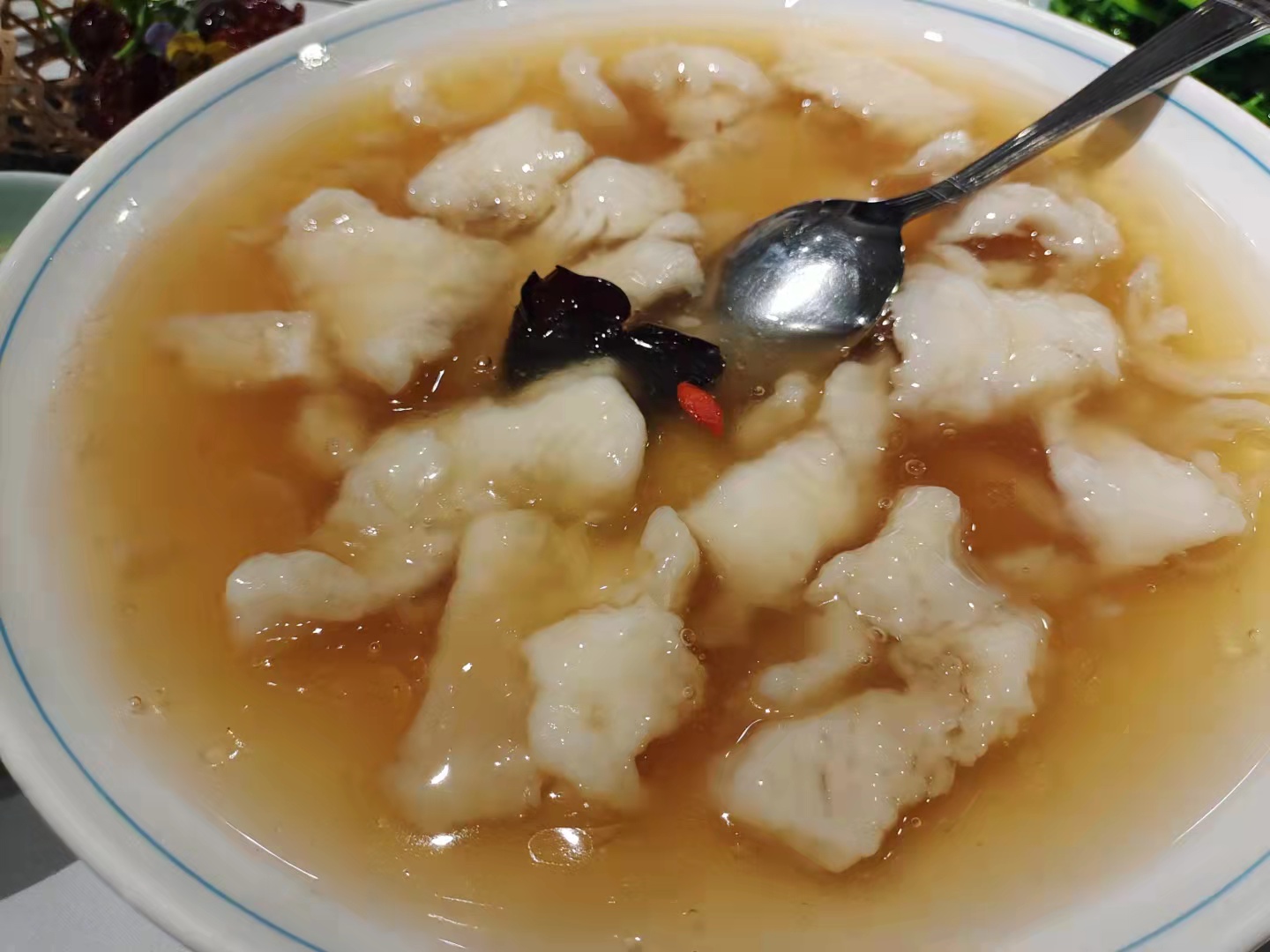 北京东兴楼饭庄总店联系电话,东兴楼饭庄六里桥店有几个包间