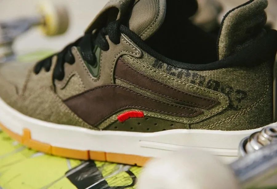 虚荣OR求实？KT7代配置拉满，CJ1代力求高端，安踏和李宁你爱谁？