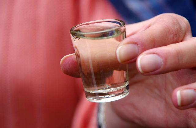 茅台王百年茅酱53度多少钱一瓶,王茅百年印象53度多少钱一瓶