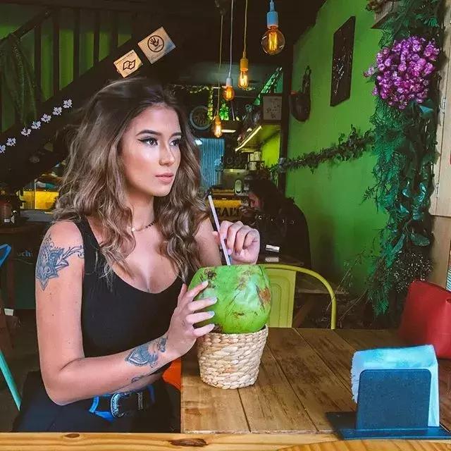 巴西足球名模写真,世界杯巴西足球模特