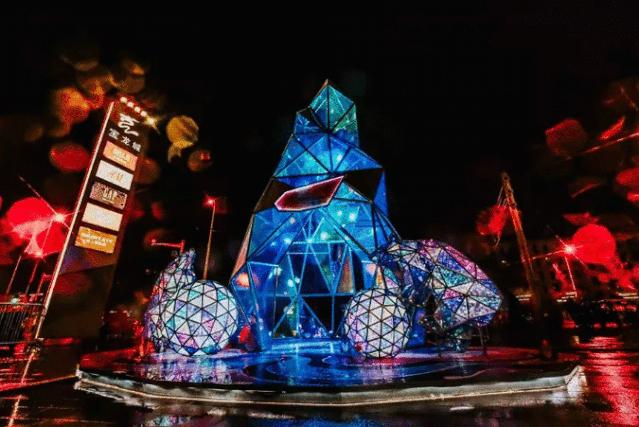 为了让你过好圣诞，他们把全世界搬进了购物中心