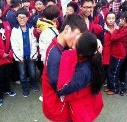 发现孩子有草莓印,被家长发现有草莓印