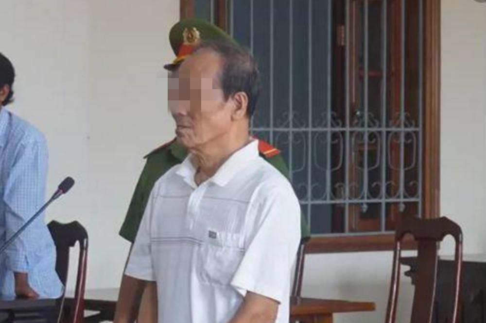 爷爷猥亵7岁继孙女,妈妈带女儿再嫁入狼窝,网友:宁做单亲妈妈