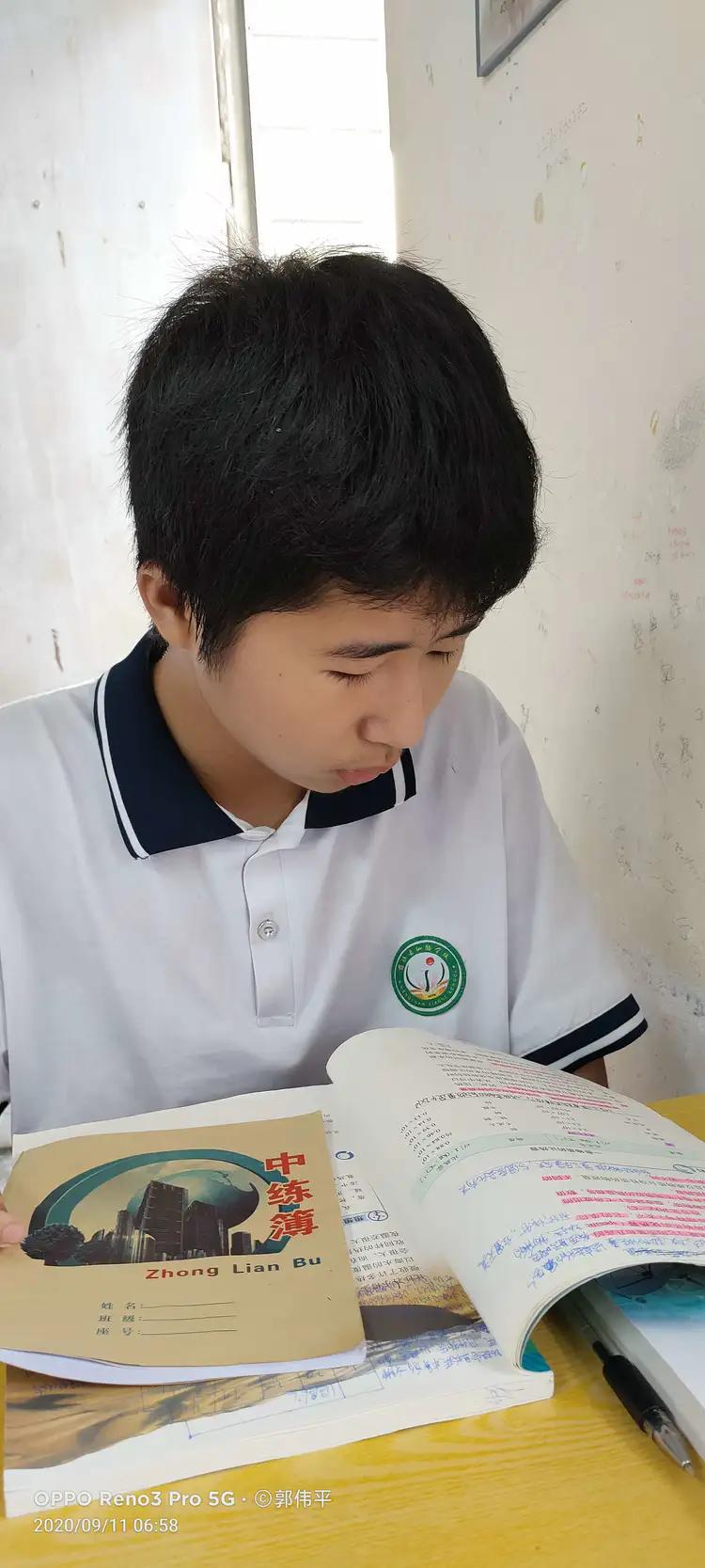 九三班成绩表,中二班新生评语