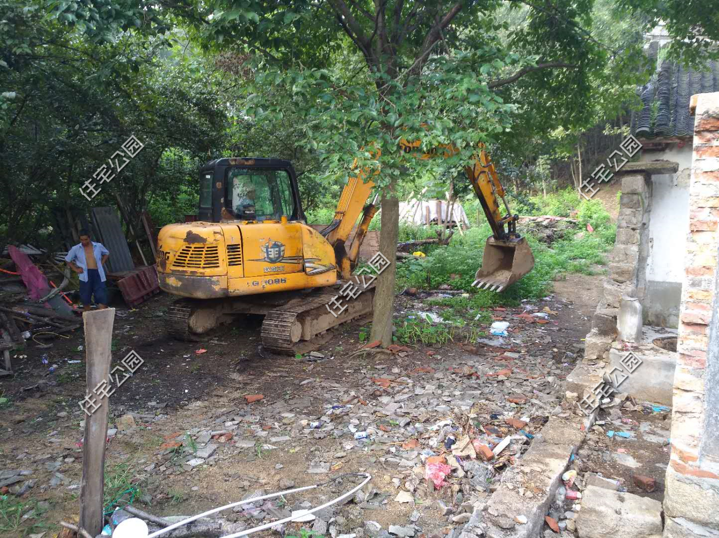 农村小伙打拼20年回乡建房,农村小伙打工10年花30万建的房子