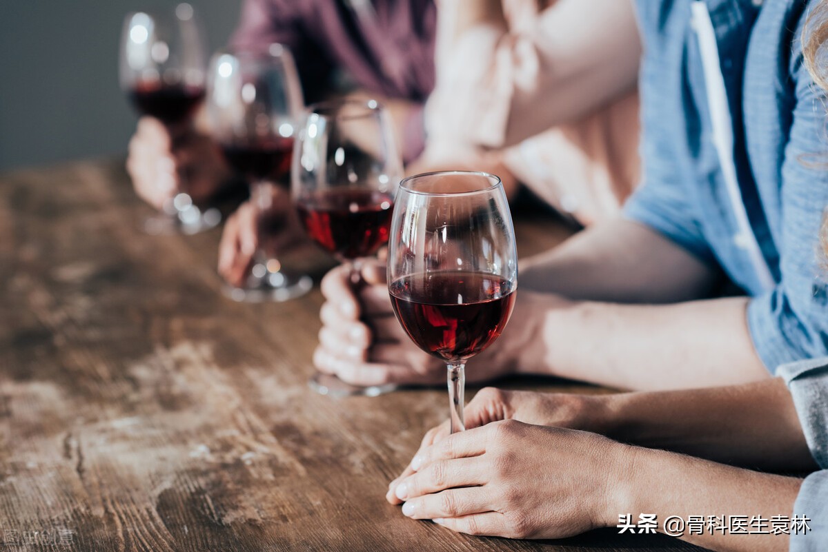 股骨头坏死手术后多久能恢复,股骨头坏死保髋手术恢复姿势视频