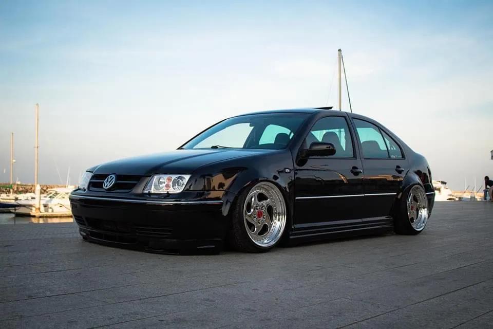 情怀老车宝来,最新款宝来改装音响效果