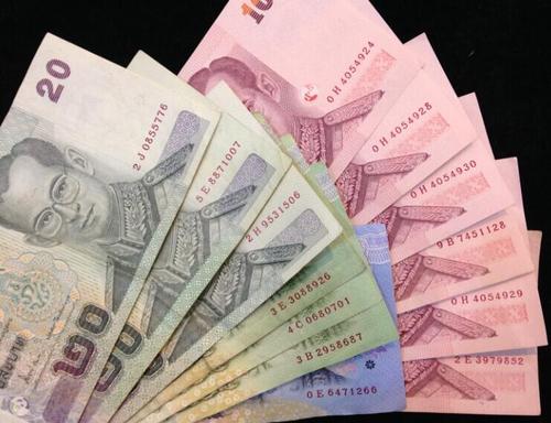 人不在泰国可以办理买房手续吗,泰国买房永居条件