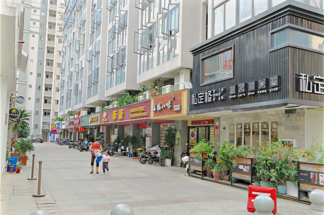 学生时代勾你馋虫的街边店，你和它上一次见面隔了几年？