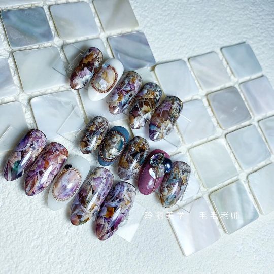 吴川学化妆培训班比较有名,龙川哪里学纹绣