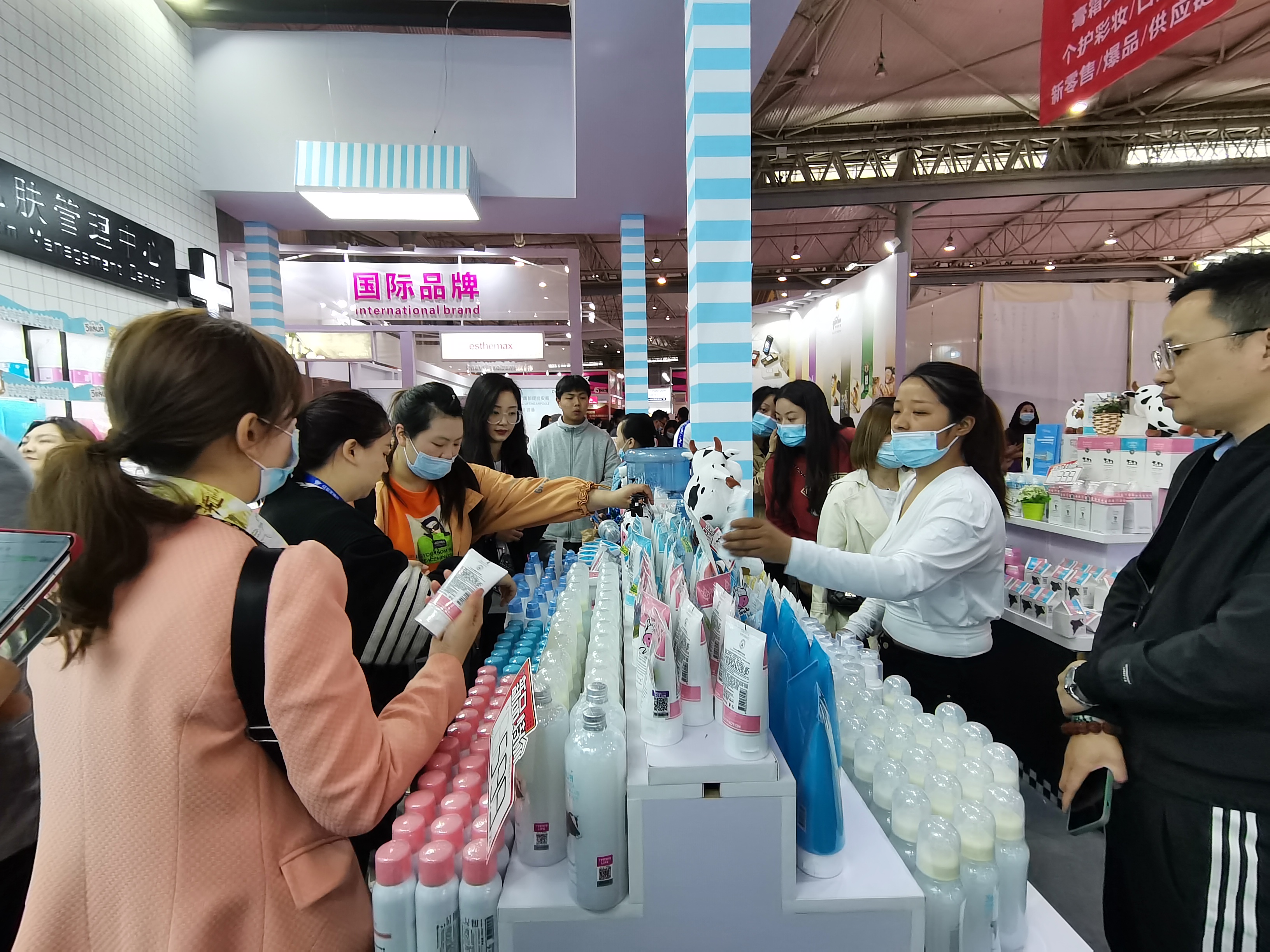 Vlanse葳兰氏牛奶小屋加盟连锁，都有哪些加盟优势？