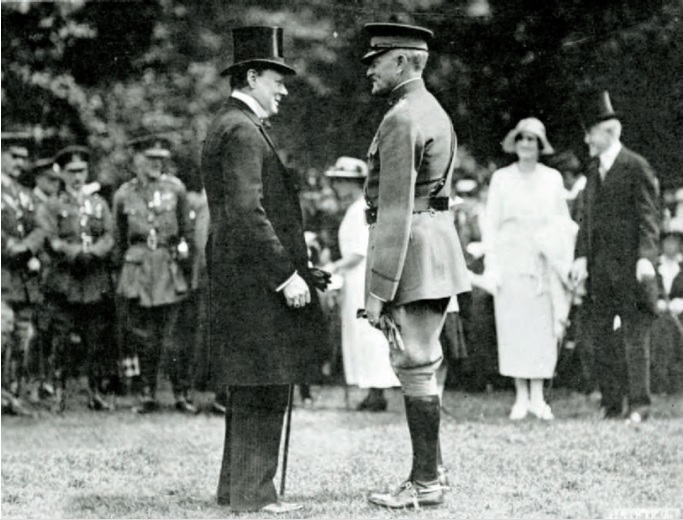 军衔堪比“六星上将”，还是一众五星上将的领路人