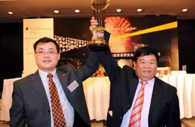 曹德旺的妻子如何回信的,曹德旺情人与妻子的抉择