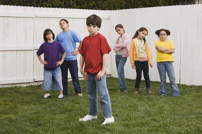 性格特别内向孤僻还有点讨好人格,孤僻的人怎么走出心理困境