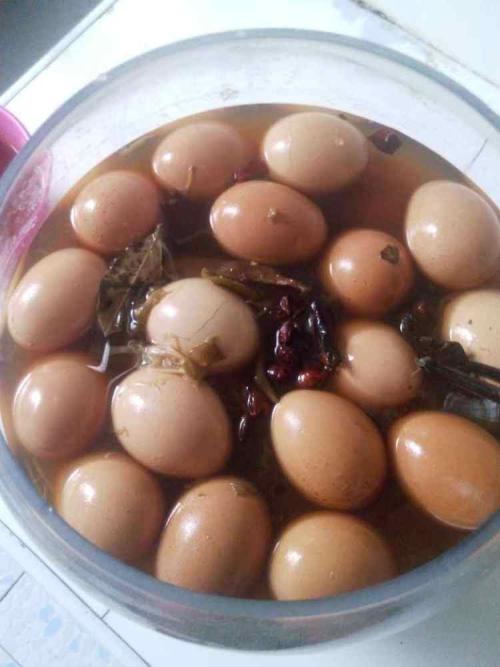 咸鸡蛋的腌制方法和储存方法,咸鸡蛋最快出油的腌制方法