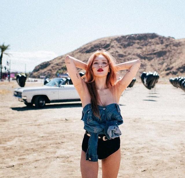 泫雅的蕾丝内衣广告,泫雅ck内衣广告图集