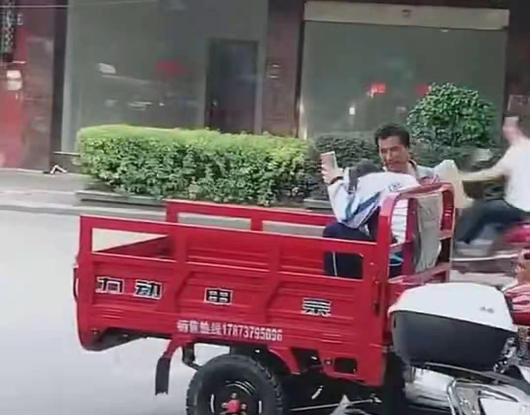 穷的人到底有多自卑,贫穷的年轻人如何才能过得更好