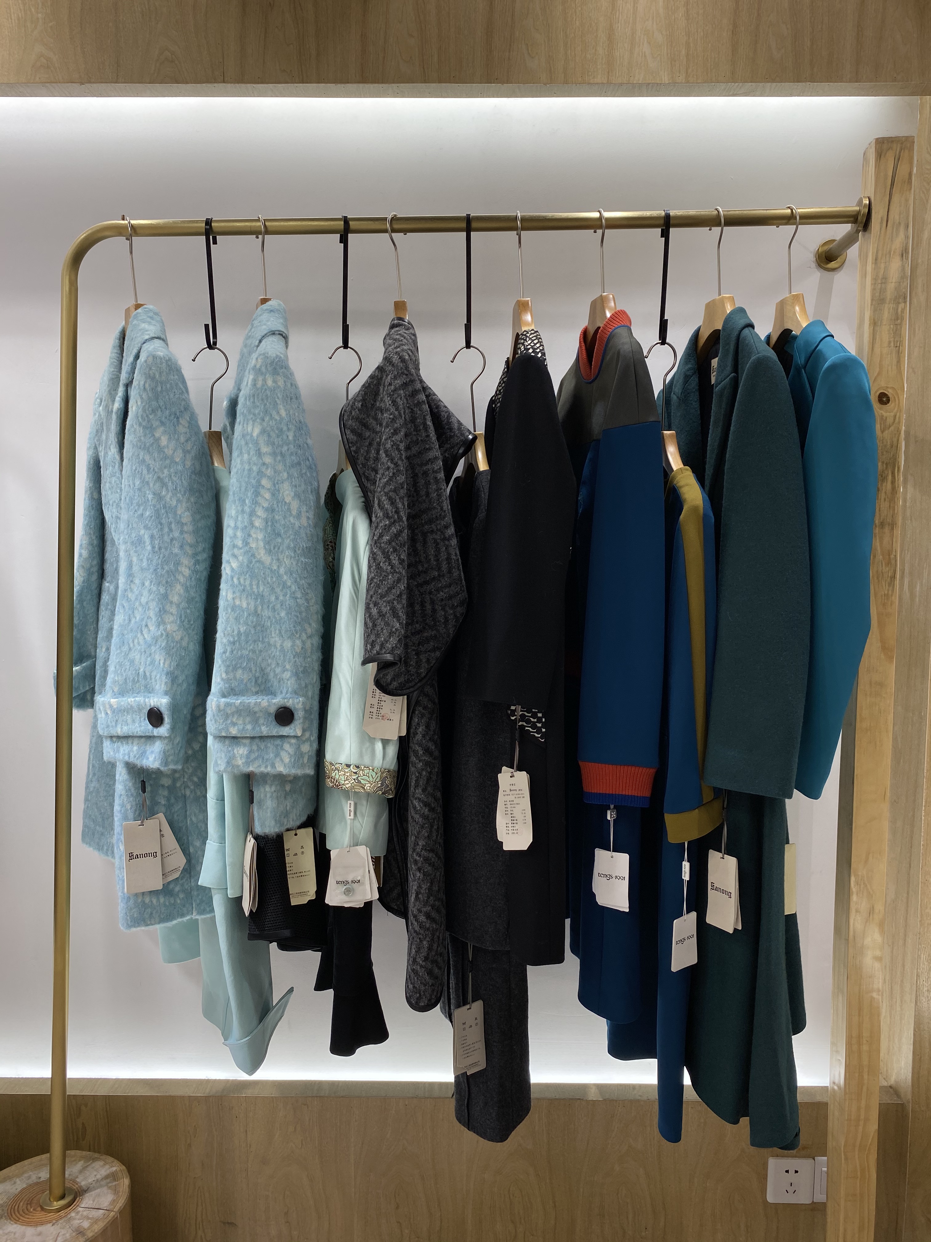 萨侬女装新款,萨侬女装正品专卖店春装新款