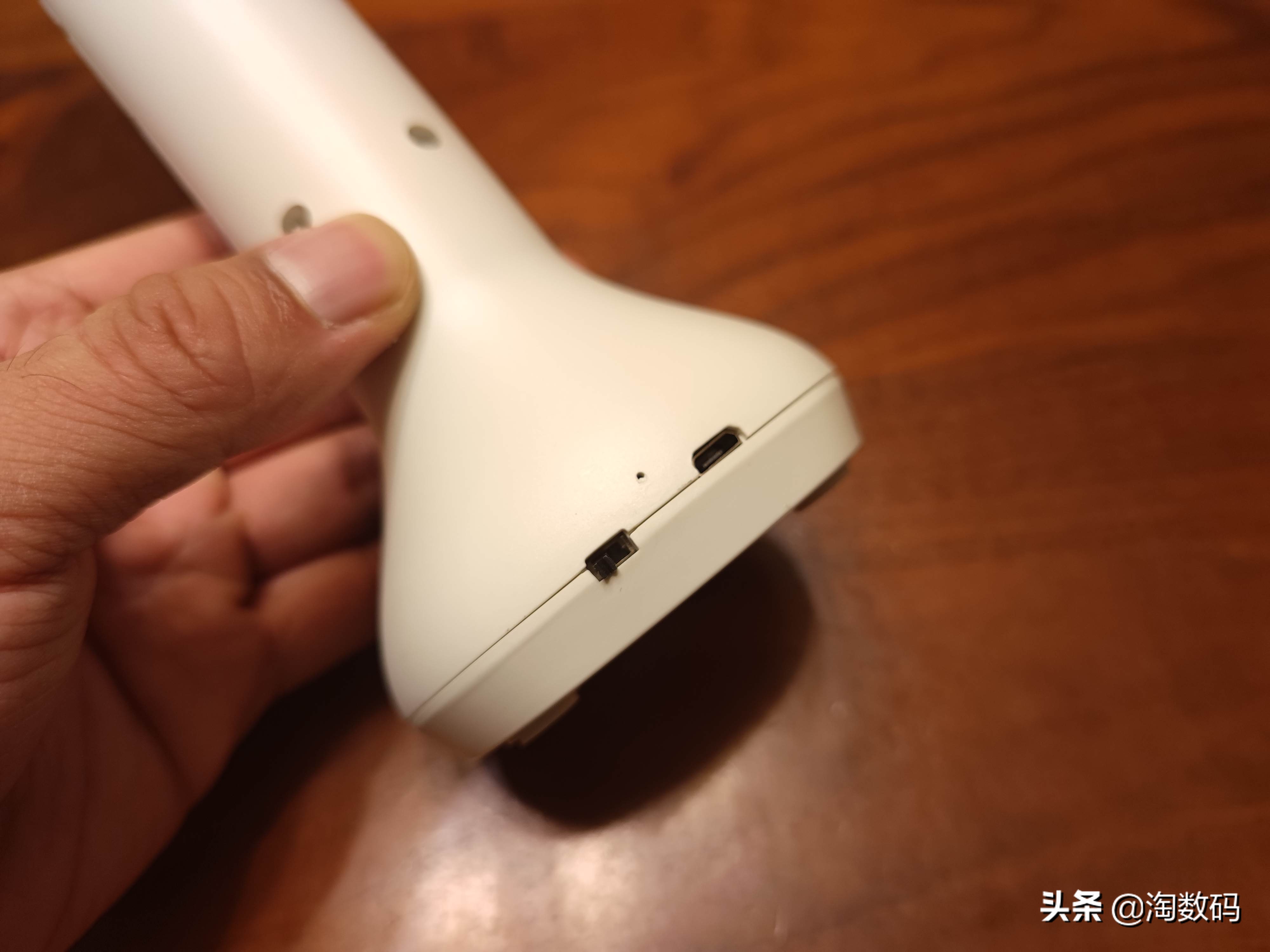 国货内卷无情：￥13块钱的3色温2400mAh充电式触控台灯开箱晒个单