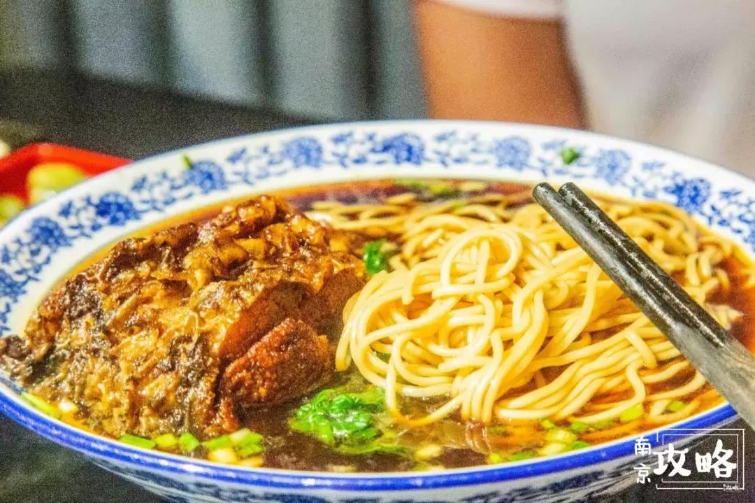 慧园里，南京城中，时光交错的角落