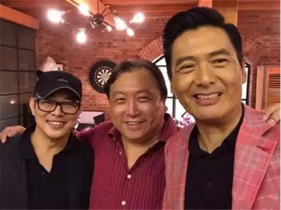 周润发：“香港之子”被拉下神坛，他的完美人设如何被媒体摧毁？