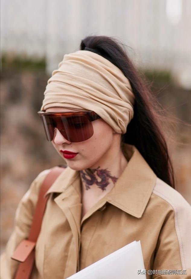 这个春天学会用“发带”凹造型,承包你一年的时髦