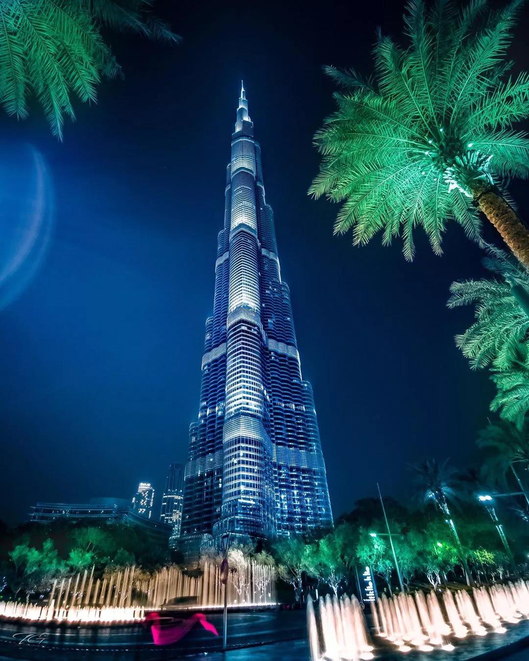 阿联酋航空广告怎么上去的 (阿联酋航空广告哈利法塔顶)