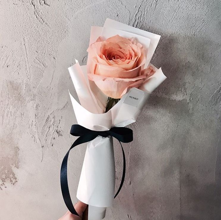 单支花束图片送女朋友,单支玫瑰花束怎么包装赶紧学起来