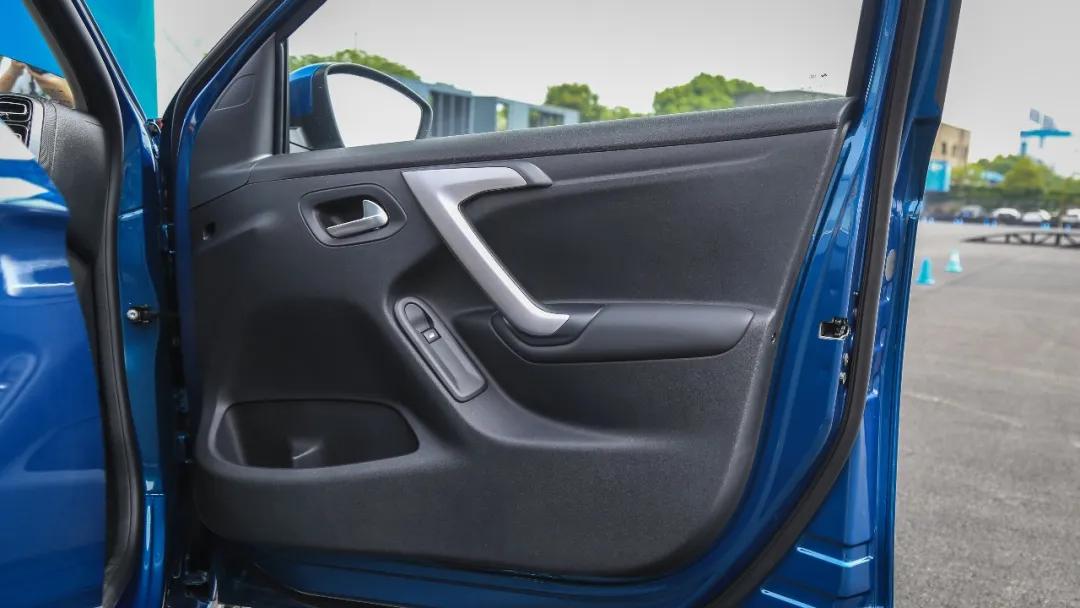 雪铁龙c3l实测视频,雪铁龙C3L的优缺点