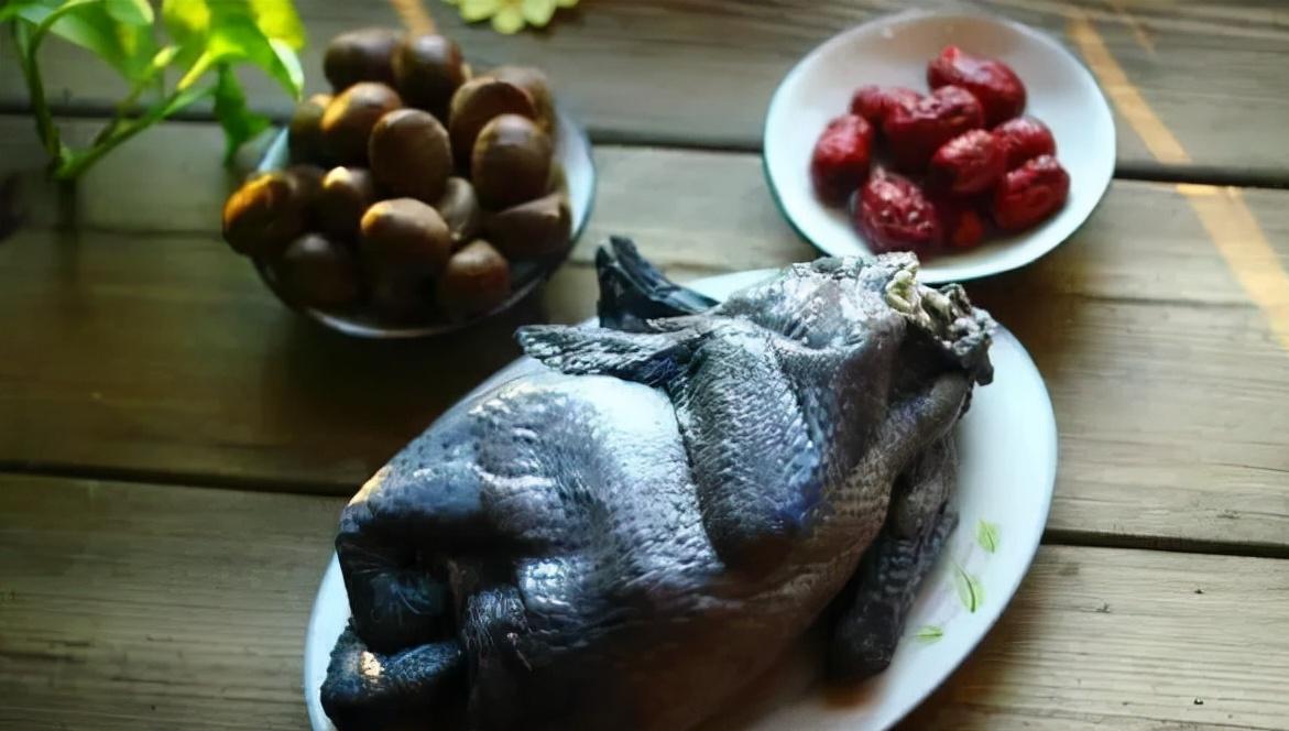 乌鸡汤最营养健康的做法,一份简单好喝的乌鸡汤带给大家啦