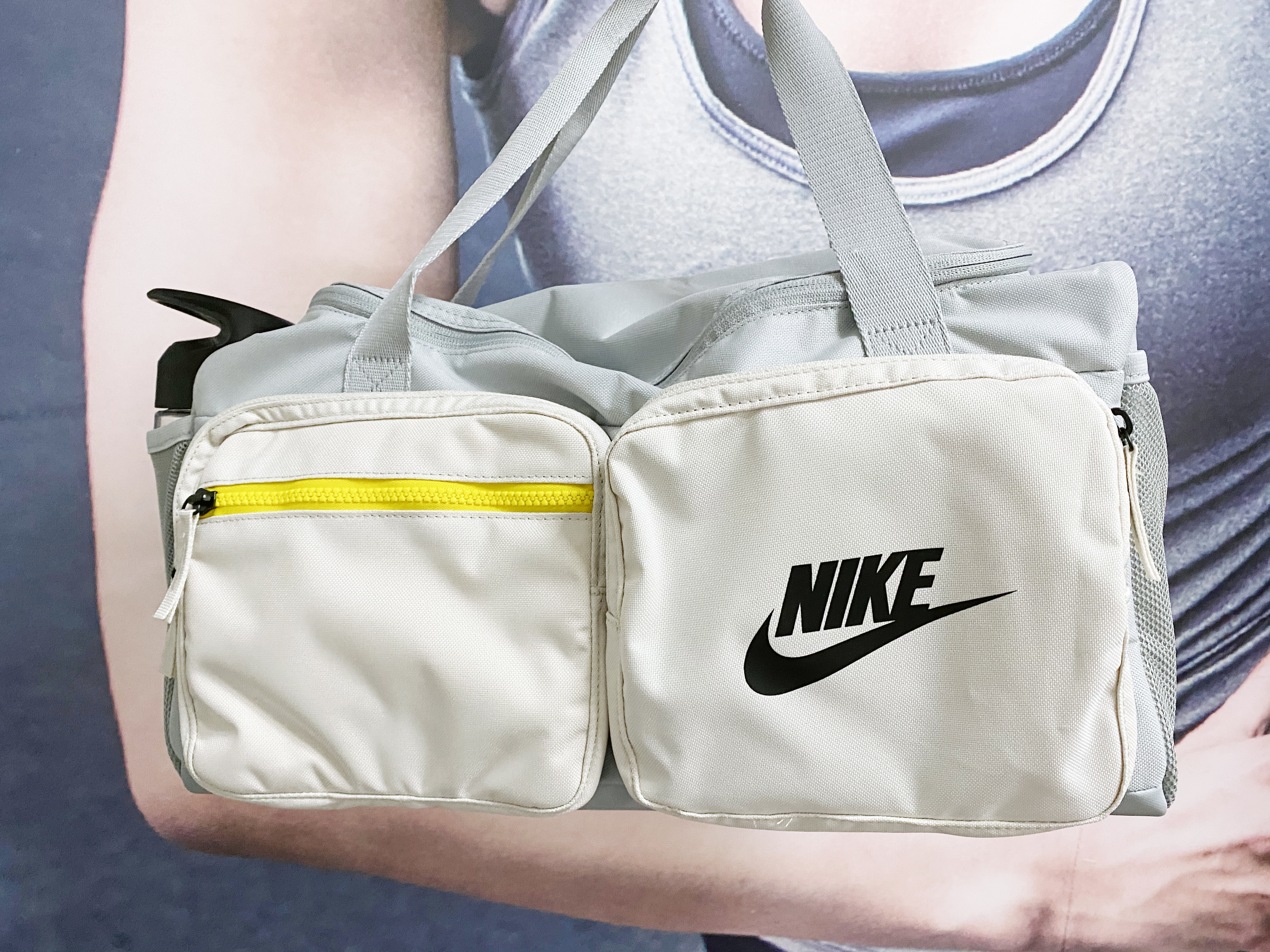 nikefuturepro健身包能当羽毛球包吗,nikefuturepro书包开箱