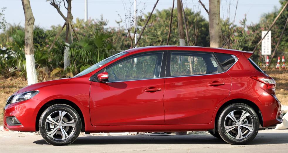 和飞度同级别的两厢车,性价比高的日系车飞度