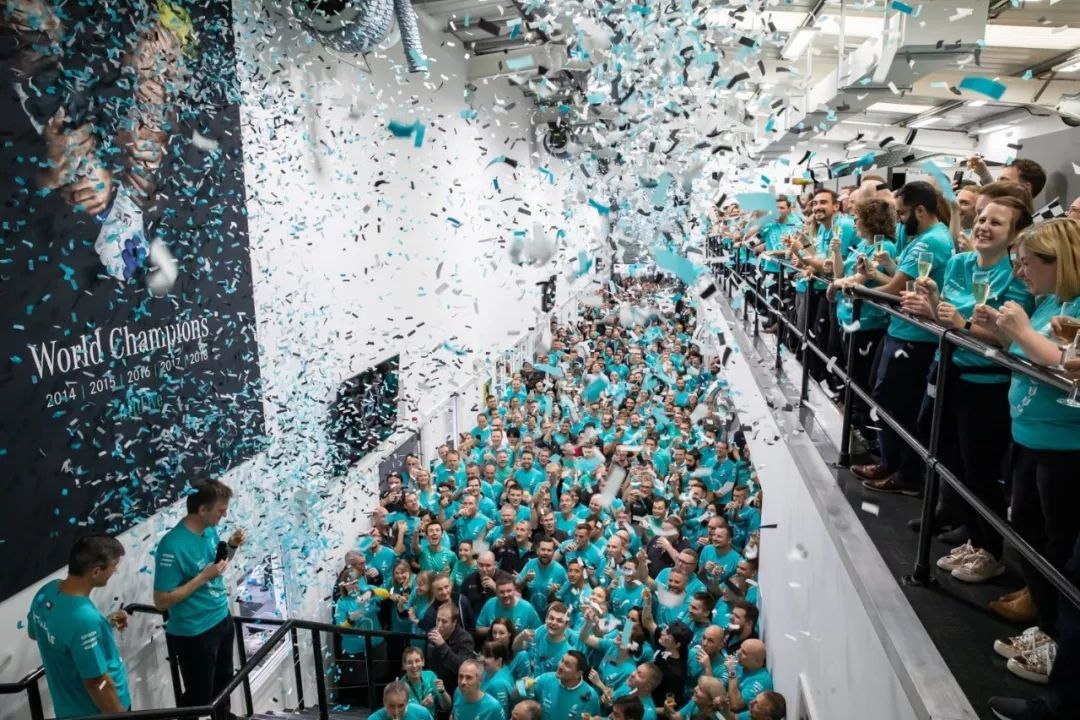 梅赛德斯强势表现,2020年梅赛德斯统治力