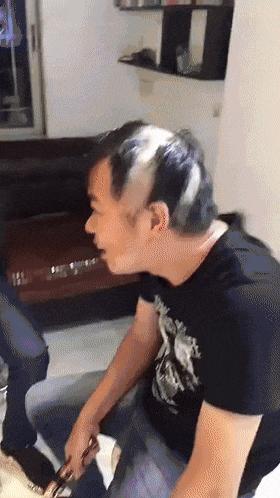 开心一刻gif下雨天,搞笑gif笑到肚子疼意外瞬间特辑