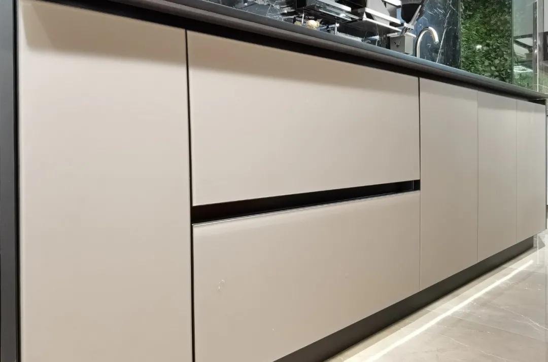 百能不锈钢高端定制橱柜物有所值,百能不锈钢橱柜木纹