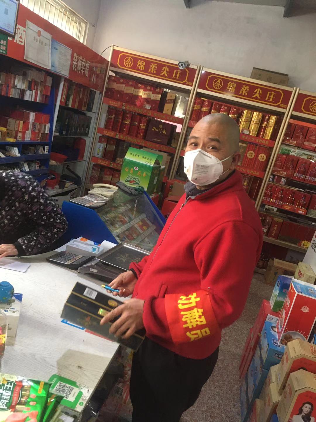 抗击疫情在前线工作人员,奔走在防疫线上的宣传员