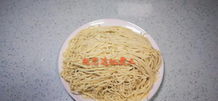 西红柿土豆焖面怎么不糊锅,为啥我做的焖面容易糊锅