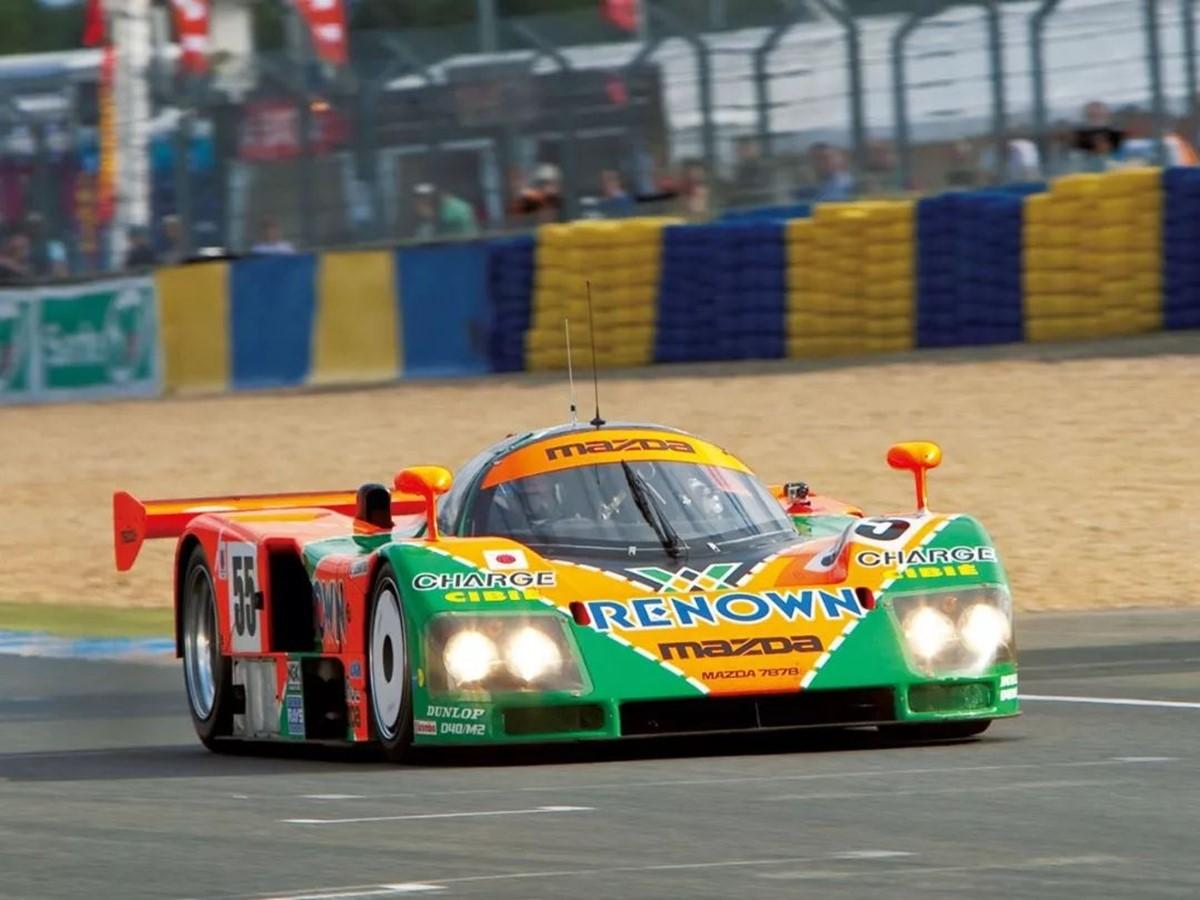 马自达rx7转子发动机到底有多强,汽车工业的巅峰之作马自达rx7爆改