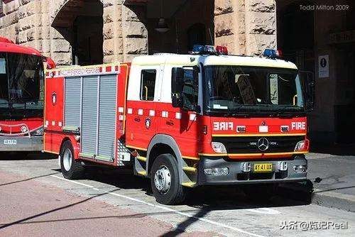 婢虫床澶栧浗浜虹殑鐢熸椿,婢虫床鏈嬪弸鐩歌仛鏃跺厜